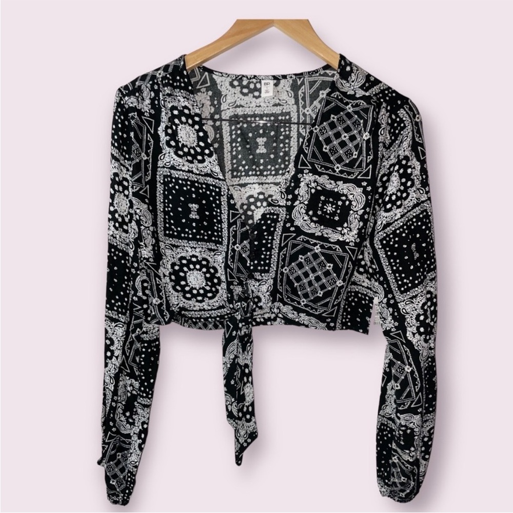 BP Black and White Geometric Women's Blouse